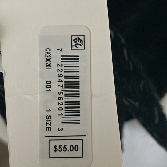 Calvin Klein: Black/White Blend Knit Scarf- one size - Picture 4 of 16